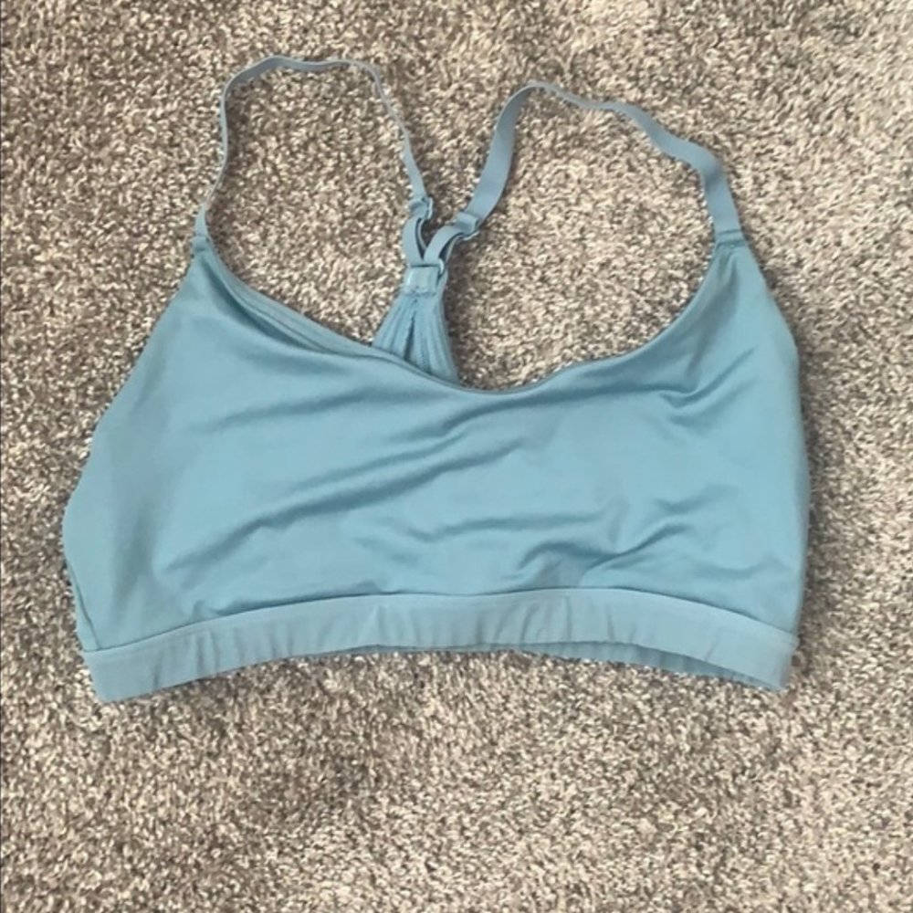 ✨Marika Baby blue sports bra